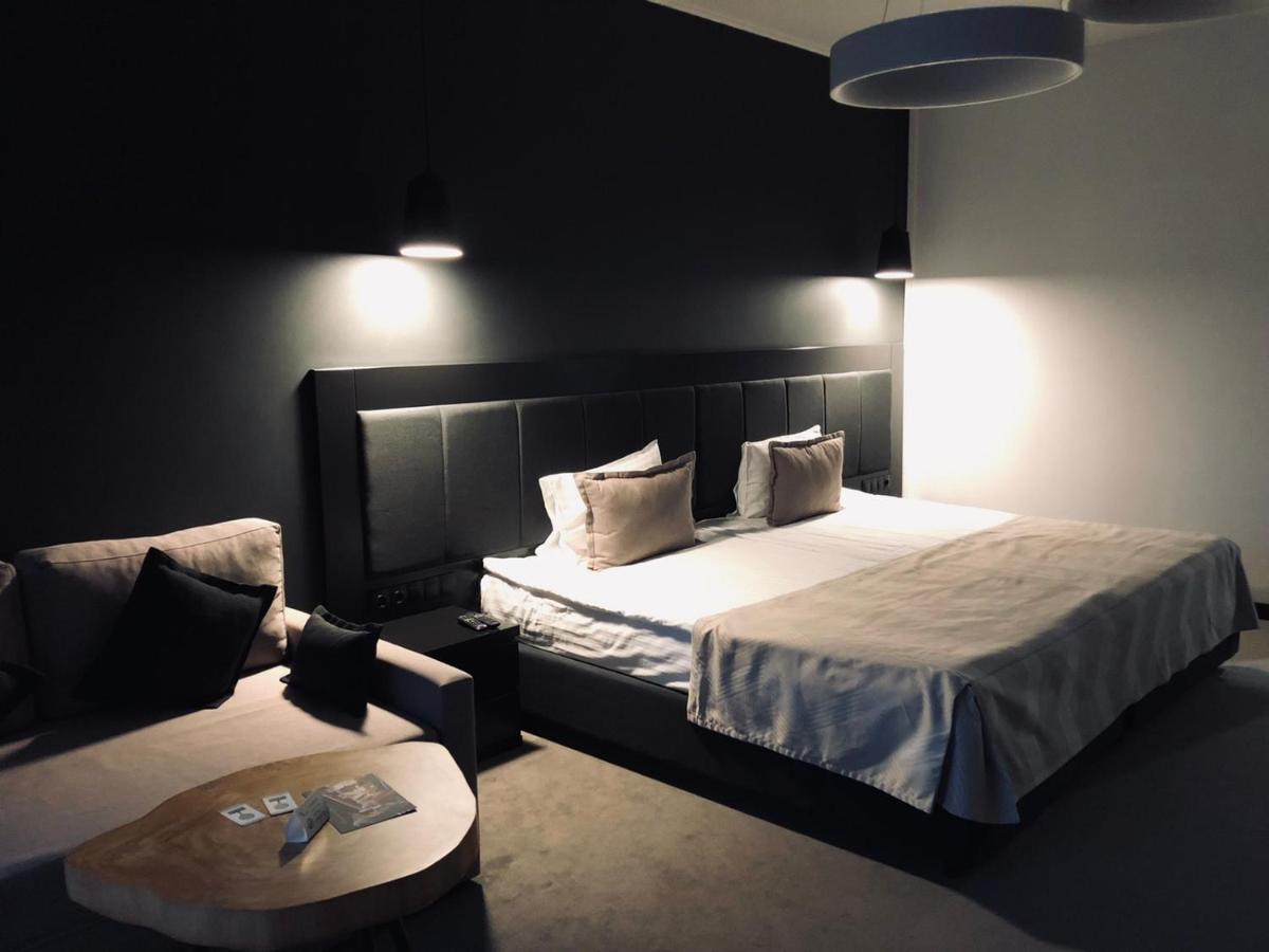 Sobi Hotel Вышгород Экстерьер фото
