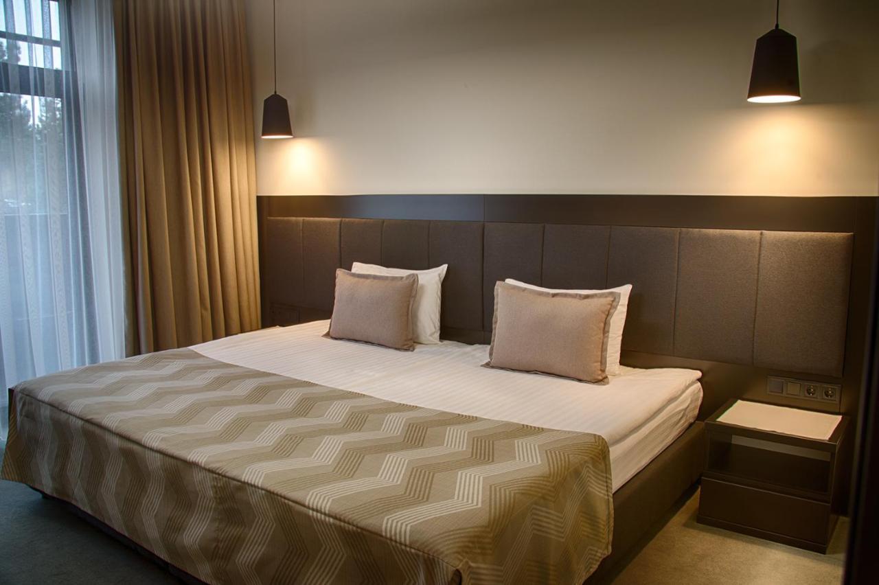 Sobi Hotel Вышгород Экстерьер фото