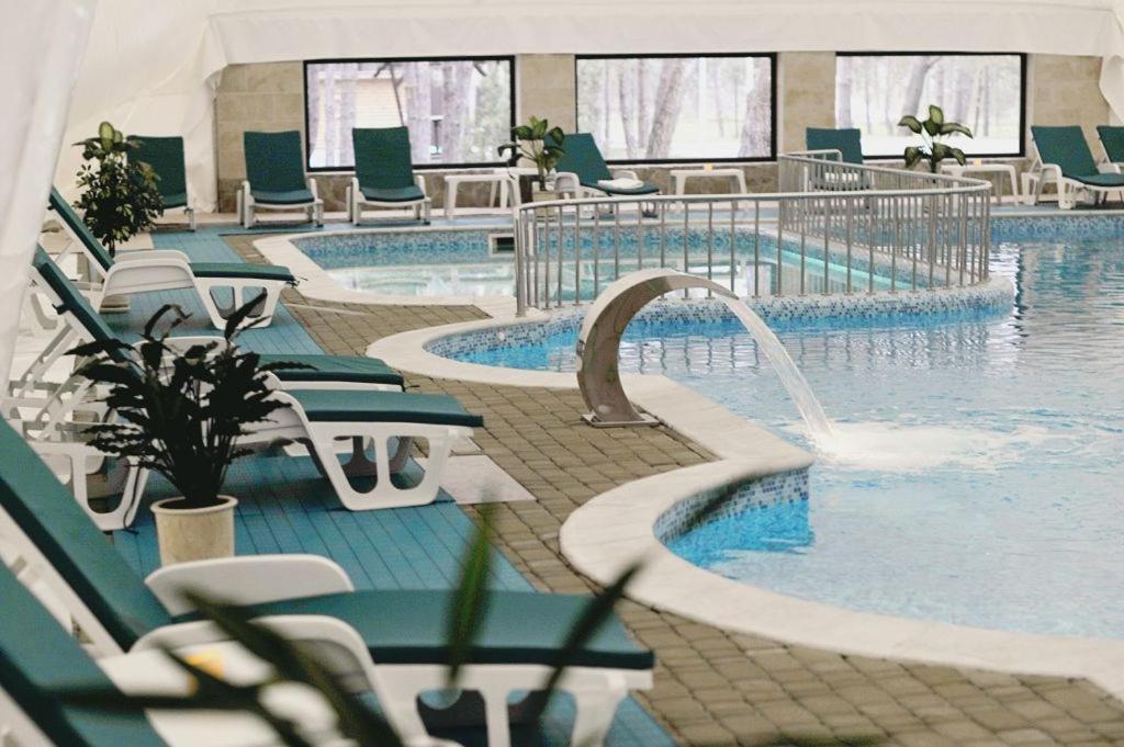 Sobi Hotel Вышгород Экстерьер фото